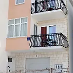 شقة Ivan Kaštel Sućurac